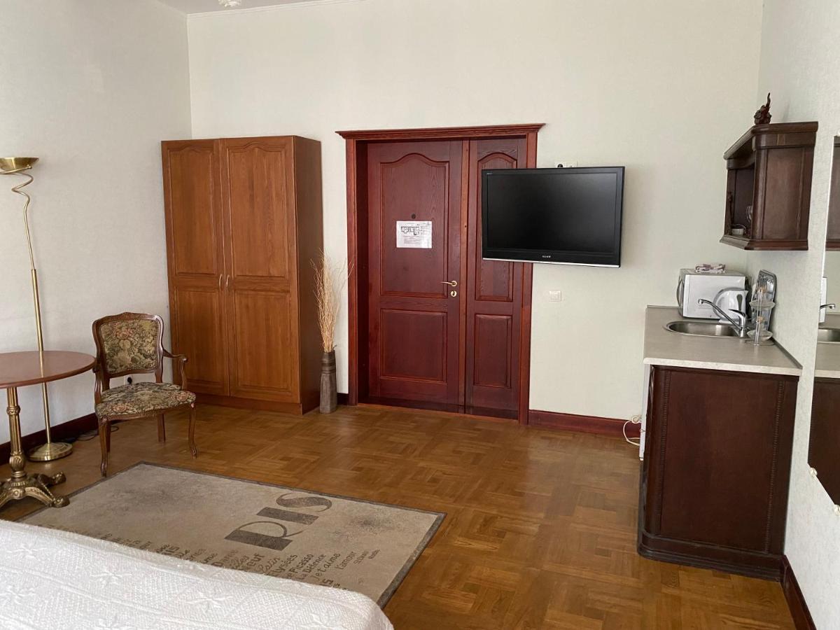 Hotel Kert Free Parking Riga Bagian luar foto