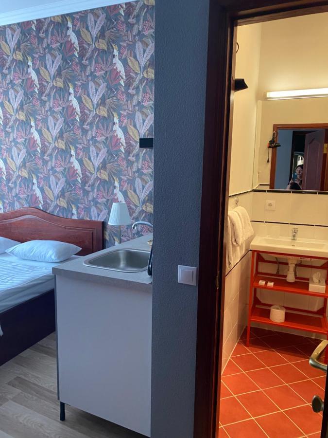 Hotel Kert Free Parking Riga Bagian luar foto