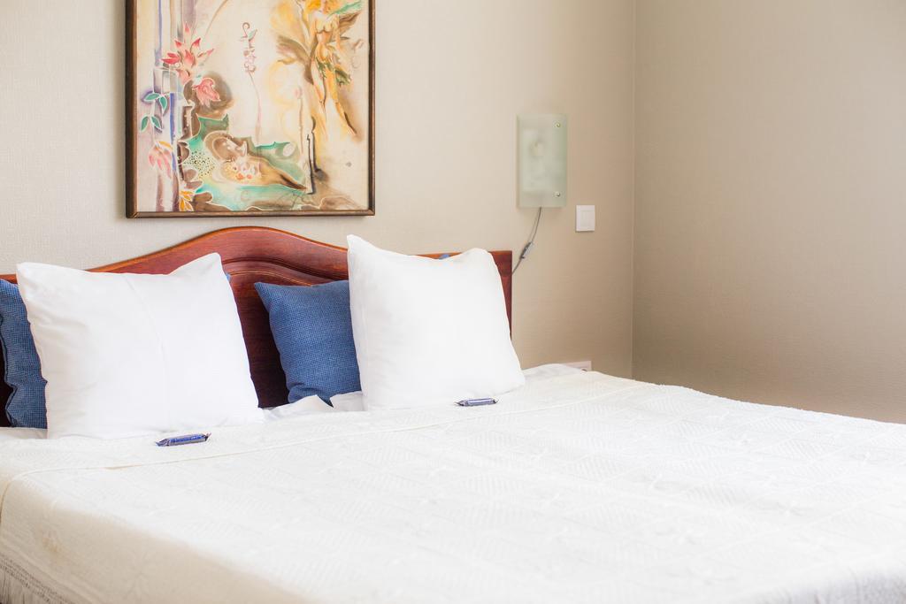 Hotel Kert Free Parking Riga Bagian luar foto